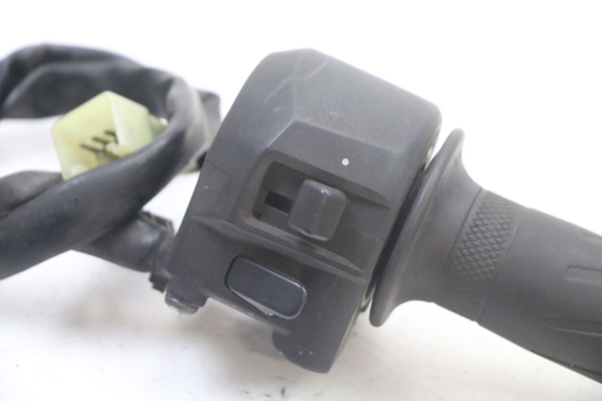 photo de RECHTS SCHALTER YAMAHA X-MAX XMAX ABS 250 (2010 - 2012) - Detailansicht des Bauteils