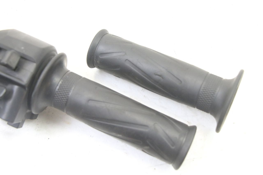 photo de RECHTER LENKERHEBEL YAMAHA X-MAX XMAX 125 (2010 - 2013) - Zoom auf Gebrauchszustand