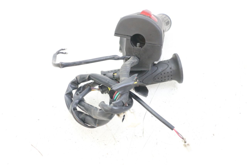 photo de RECHTER LENKERHEBEL PIAGGIO X10 125 (2012 - 2017) - Detailansicht des Bauteils