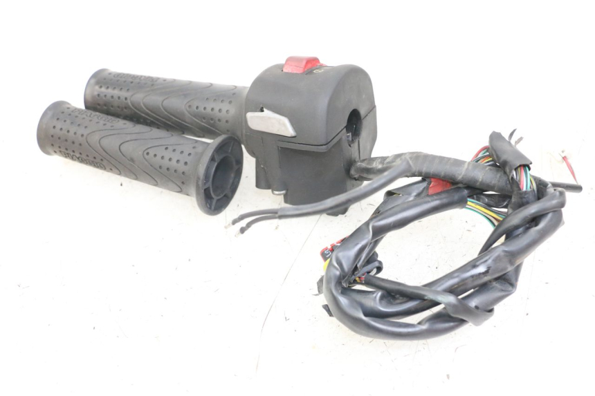 photo de RECHTER LENKERHEBEL PIAGGIO X10 125 (2012 - 2017) - Gesamtansicht des Produkts