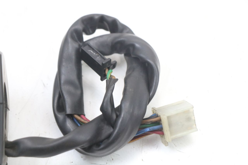 photo de RECHTS SCHALTER YAMAHA XJS DIVERSION 600 (1997 - 1999) - Details der Befestigungspunkte