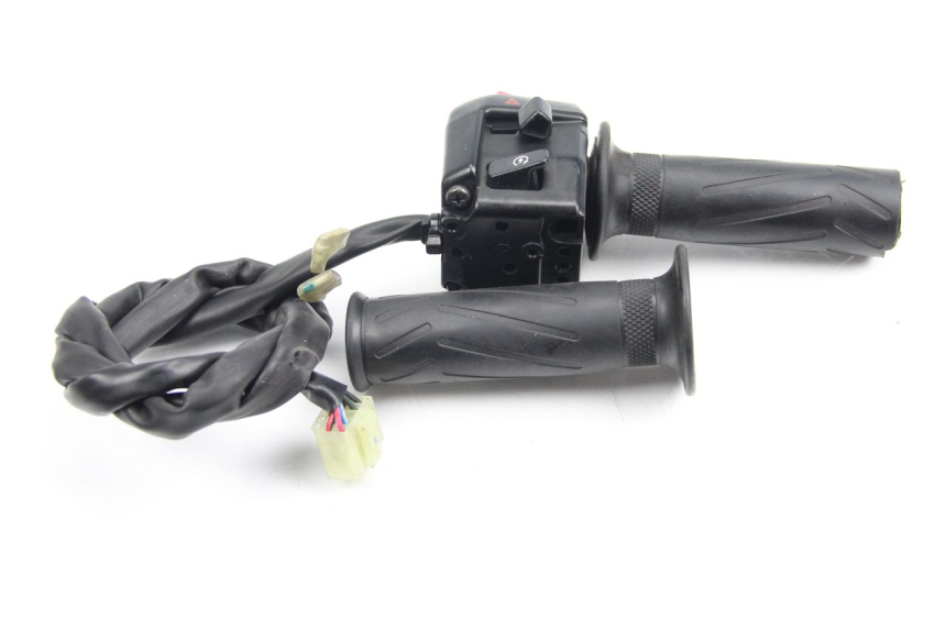 photo de RECHTS SCHALTER YAMAHA XP T-MAX TMAX 500 (2008 - 2012) - Zoom auf Gebrauchszustand