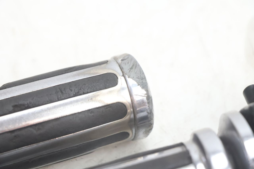 photo de RECHTS SCHALTER YAMAHA XV VIRAGO 535 (1988 - 2004) - Details der Befestigungspunkte