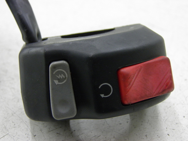 photo de RECHTS SCHALTER YAMAHA TDM 900 (2004 - 2006) - Alternative Perspektive