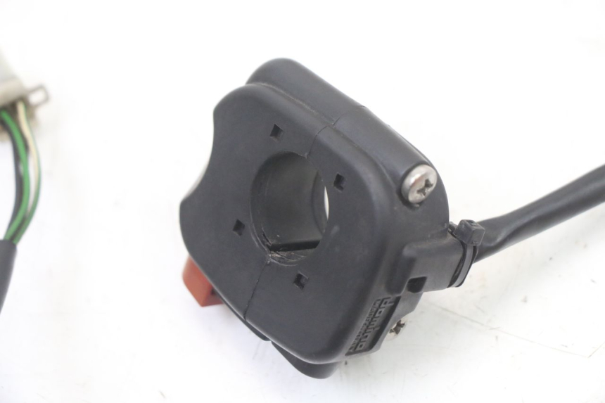 photo de RECHTS SCHALTER YAMAHA TZR 50 (2008 - 2016) - Technische Nahaufnahme