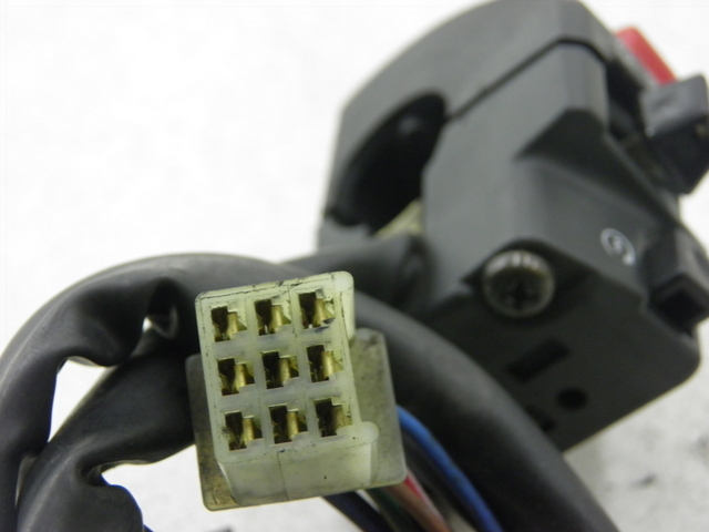 photo de RECHTS SCHALTER YAMAHA XJS DIVERSION 600 (2000 - 2003) - Zoom auf Gebrauchszustand