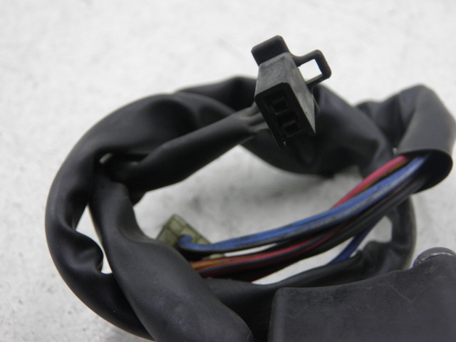 photo de RECHTS SCHALTER YAMAHA XJS DIVERSION 600 (2000 - 2003) - Gesamtansicht des Produkts