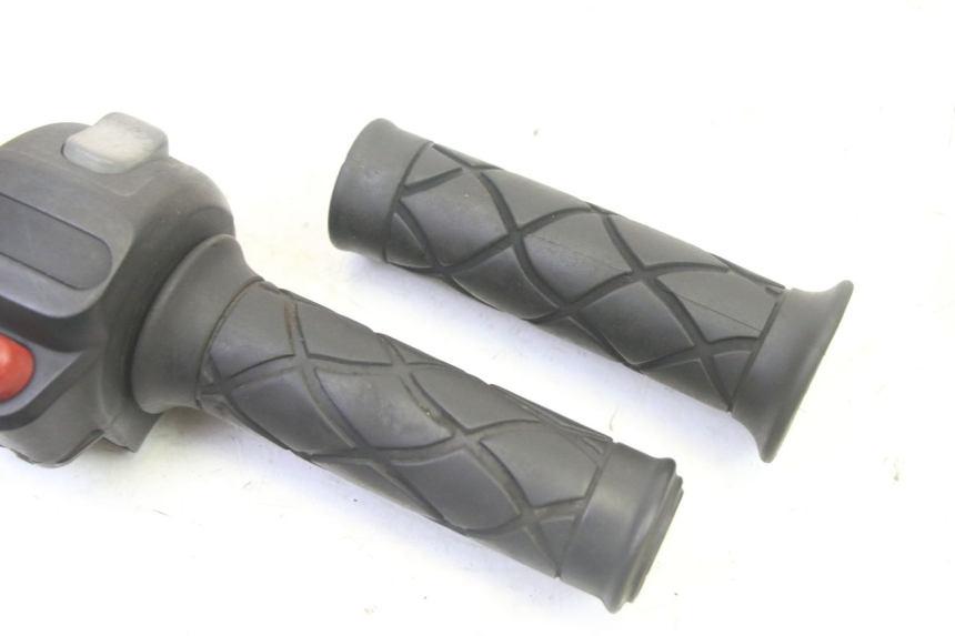 photo de RECHTER LENKERHEBEL YAMAHA YP MAJESTY 125 (2007 - 2010) - Zoom auf Gebrauchszustand