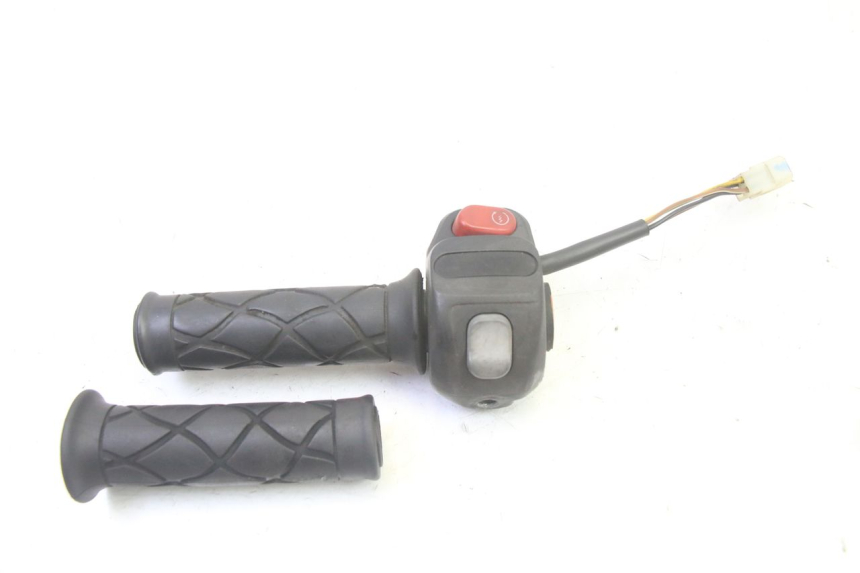 photo de RECHTER LENKERHEBEL YAMAHA YP MAJESTY 125 (2007 - 2010) - Alternative Perspektive