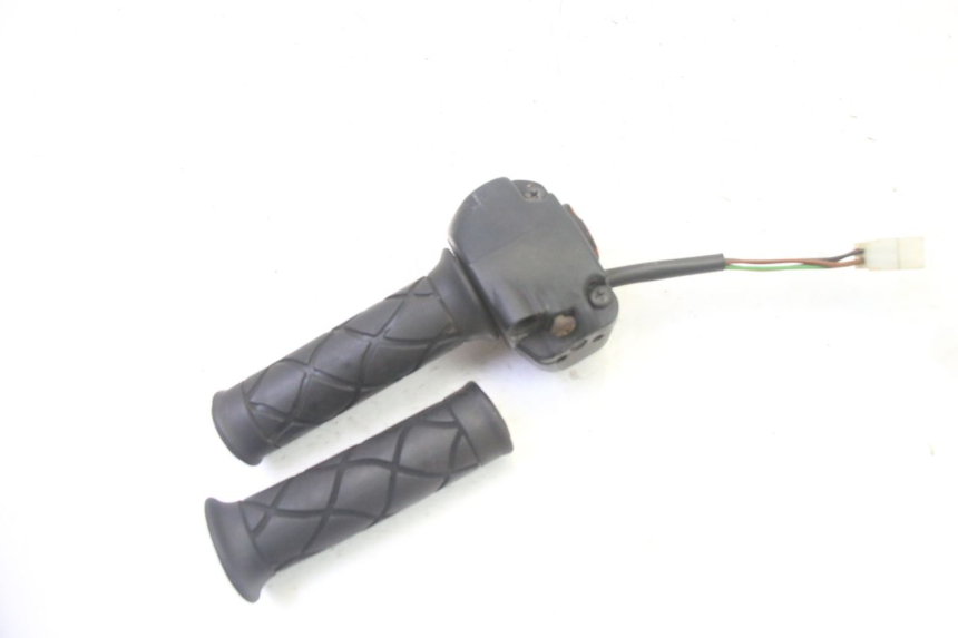 photo de RECHTER LENKERHEBEL YAMAHA YP MAJESTY 125 (2007 - 2010) - Technische Nahaufnahme