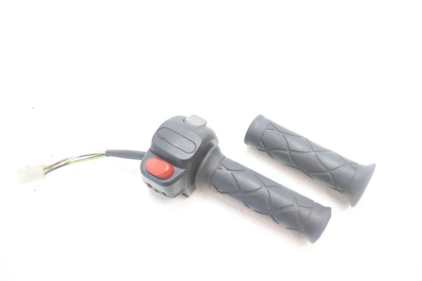 photo de RECHTER LENKERHEBEL YAMAHA YP MAJESTY 125 (2007 - 2010) - Hauptansicht