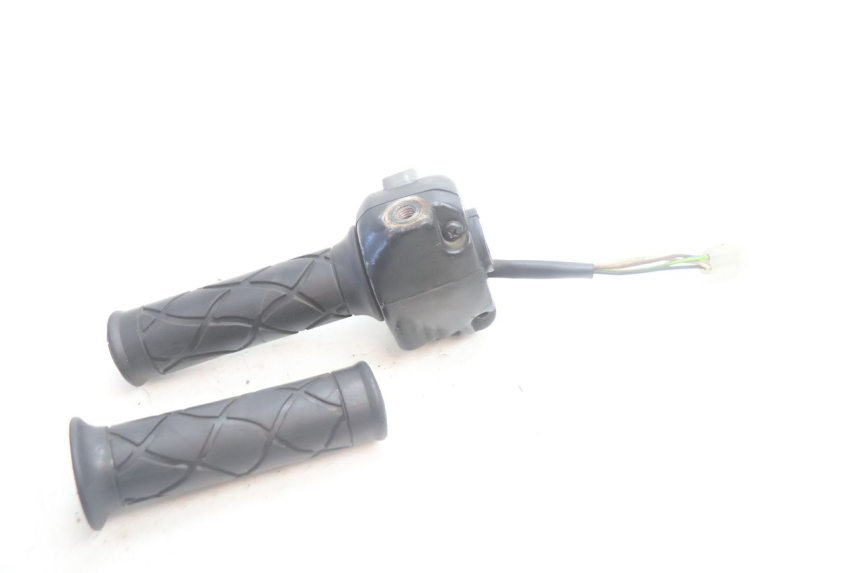 photo de RECHTER LENKERHEBEL YAMAHA YP MAJESTY 125 (2007 - 2010) - Gesamtansicht des Produkts
