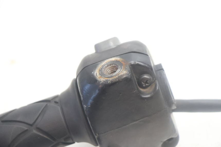 photo de RECHTER LENKERHEBEL YAMAHA YP MAJESTY 125 (2007 - 2010) - Details der Befestigungspunkte