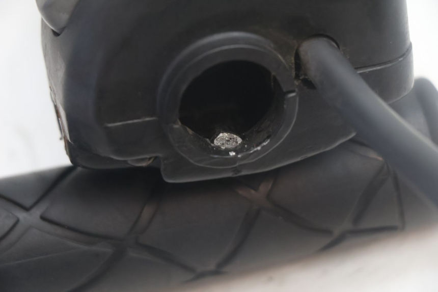 photo de RECHTER LENKERHEBEL YAMAHA YP MAJESTY 125 (2007 - 2010) - Oberflächenzustand und Material