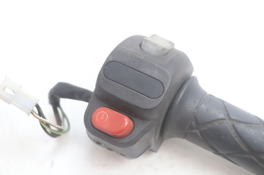 photo de RECHTER LENKERHEBEL YAMAHA YP MAJESTY 125 (2002 - 2006) - Detailansicht des Bauteils