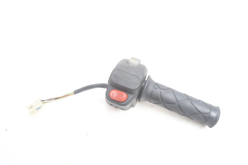 photo de RECHTER LENKERHEBEL YAMAHA YP MAJESTY 125 (2002 - 2006) - Hauptansicht