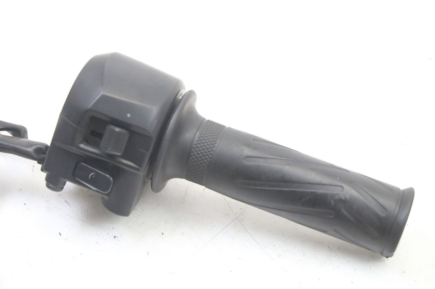 photo de RECHTS SCHALTER YAMAHA YP X-MAX XMAX 400 (2014 - 2017) - Detailansicht des Bauteils