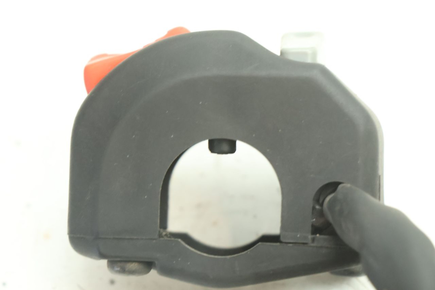 photo de RECHTS SCHALTER YAMAHA YZF R6 600 (2008 - 2009) - Technische Nahaufnahme
