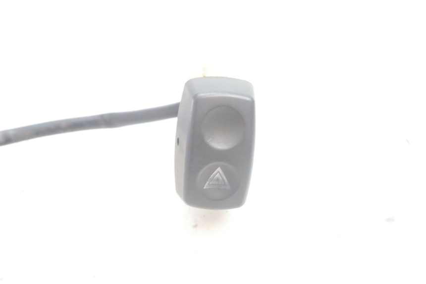 photo de WARNBLINKER SCHALTER BMW C1 125 (2000 - 2003) - Detailansicht des Bauteils