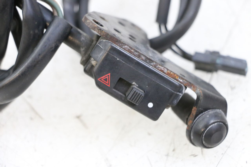 photo de WARNBLINKER SCHALTER YAMAHA FJR ABS 1300 (2006 - 2012) - Detailansicht des Bauteils