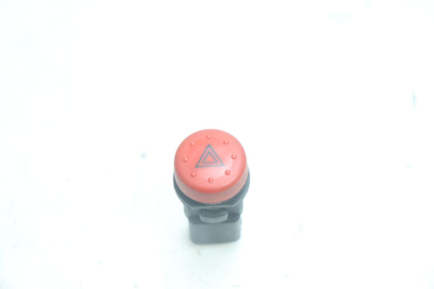 photo de WARNBLINKER SCHALTER PIAGGIO MP3 125 (2006 - 2014) - Hauptansicht