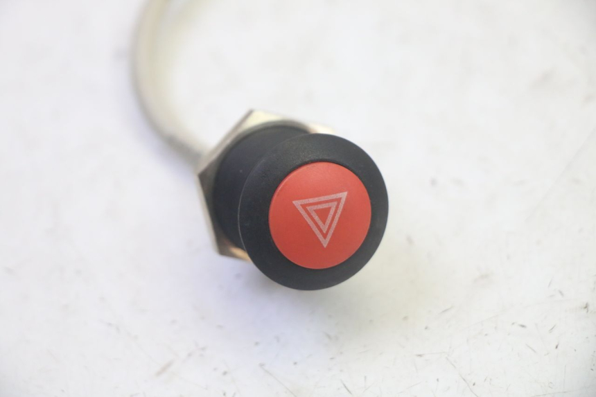 photo de WARNBLINKER SCHALTER LIGIER PULSE 3 1 (2014 - 2020) - Zoom auf Gebrauchszustand