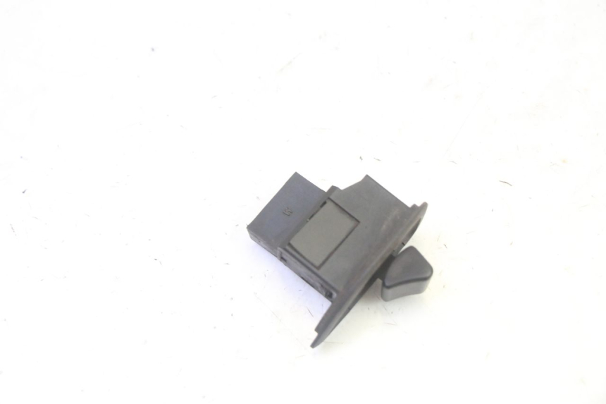 photo de BLINKER- UND WARNBLINKHEBEL PIAGGIO XEVO - X EVO 125 (2007 - 2017) - Detailansicht des Bauteils