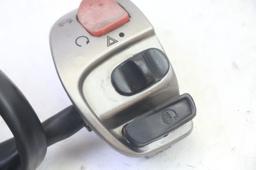 photo de LINKS SCHALTER QUADRO 4 4D 350 (2015 - 2018) - Zoom auf Gebrauchszustand