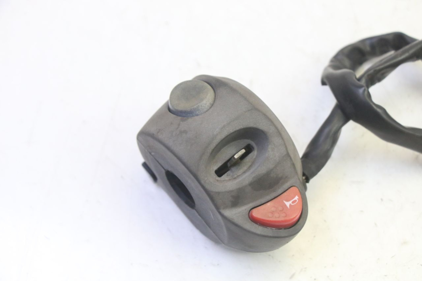 photo de LINKS SCHALTER ADIVA AD3 300 (2014 - 2020) - Detailansicht des Bauteils