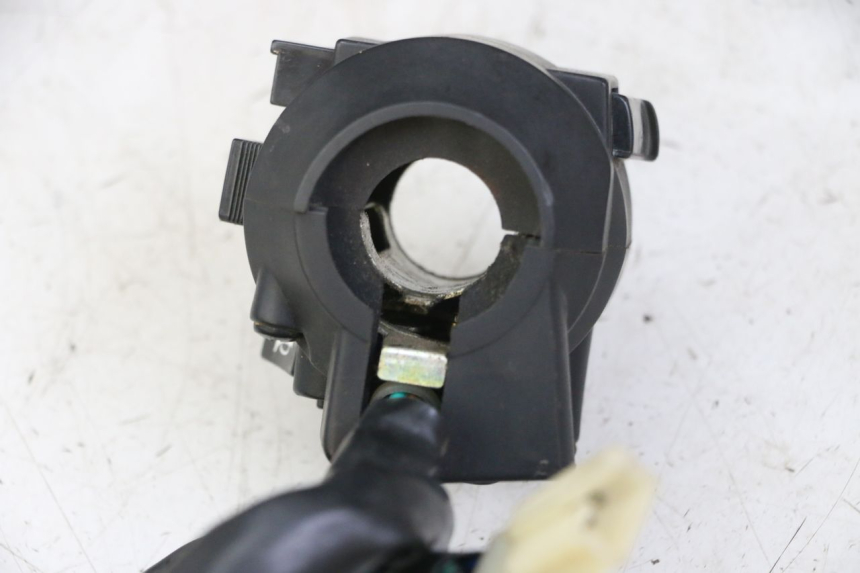 photo de LINKS SCHALTER ANGELL ENFANT 1 - Zoom auf Gebrauchszustand