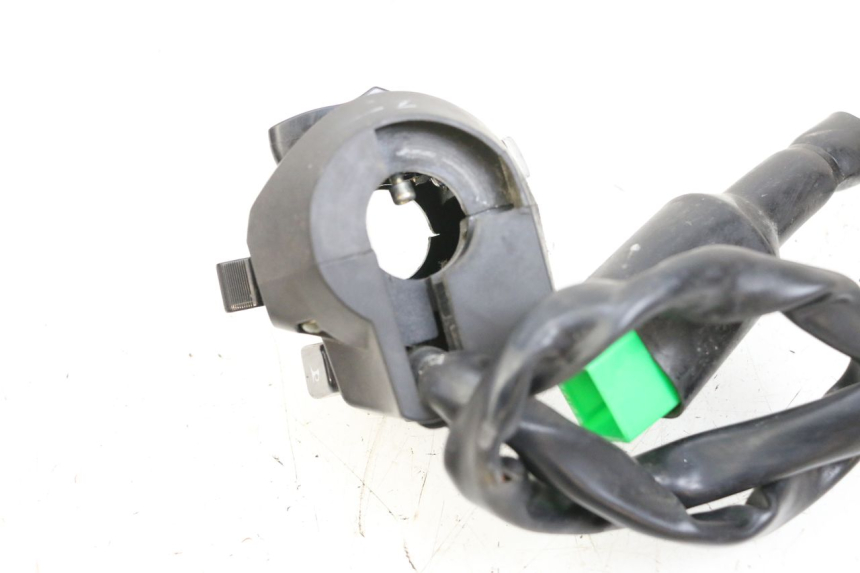 photo de LINKS SCHALTER MAG POWER BOMBERS 4T 50 (2016 - 2026) - Zoom auf Gebrauchszustand