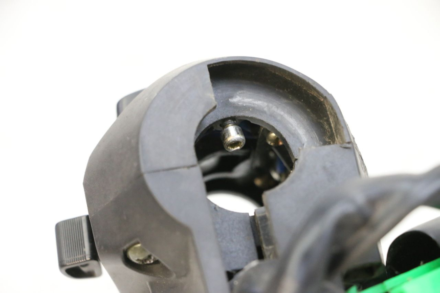 photo de LINKS SCHALTER MAG POWER BOMBERS 4T 50 (2016 - 2026) - Alternative Perspektive