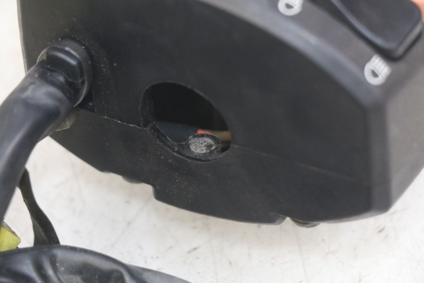 photo de LINKER LENKER SUZUKI BURGMAN 650 (2002 - 2004) - Detailansicht des Bauteils