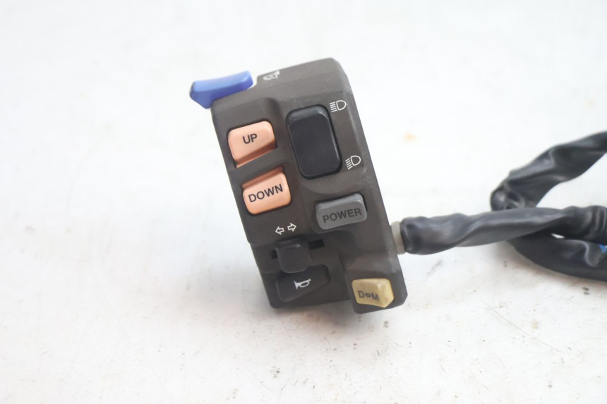 photo de LINKS SCHALTER SUZUKI BURGMAN EXECUTIVE ABS 650 (2006 - 2012) - Detailansicht des Bauteils