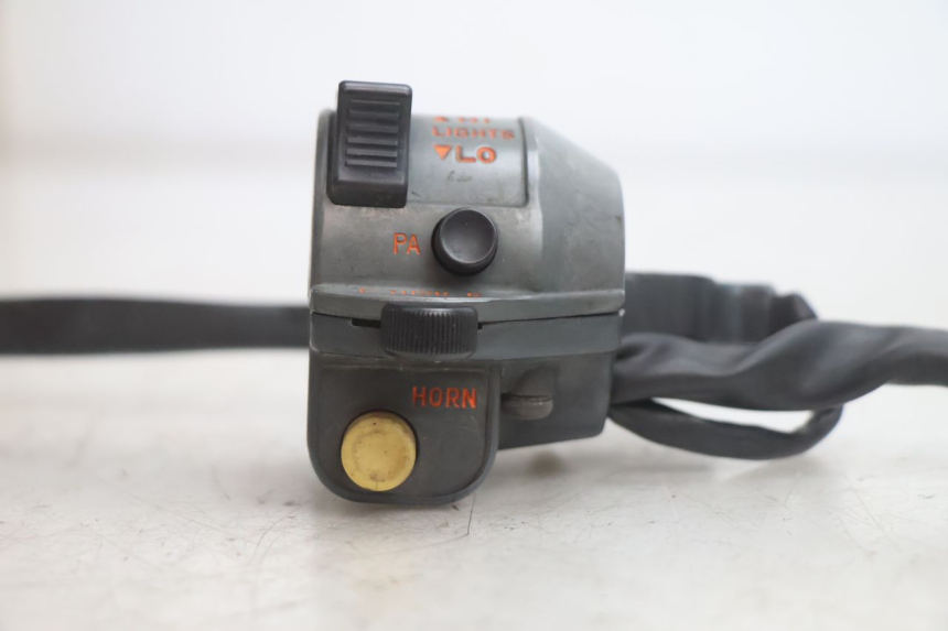 photo de LINKS SCHALTER HONDA CB TWO FIFTY 250 (1991 - 2002) - Technische Nahaufnahme