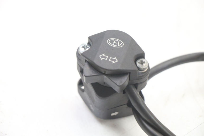 photo de LINKS SCHALTER DERBI SENDA SM DRD X-TREME 50 (2011 - 2017) - Alternative Perspektive