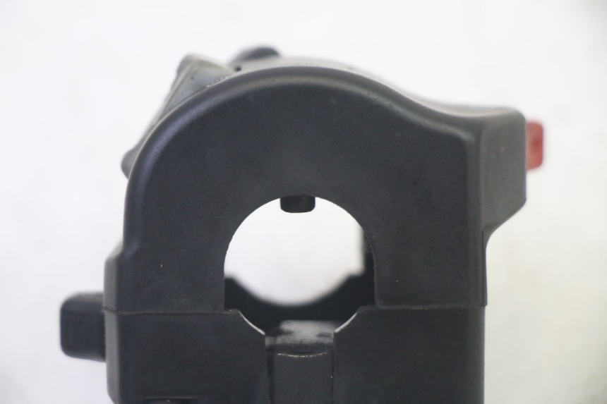 photo de LINKS SCHALTER SUZUKI DL V STROM 1000 (2002 - 2007) - Details der Befestigungspunkte