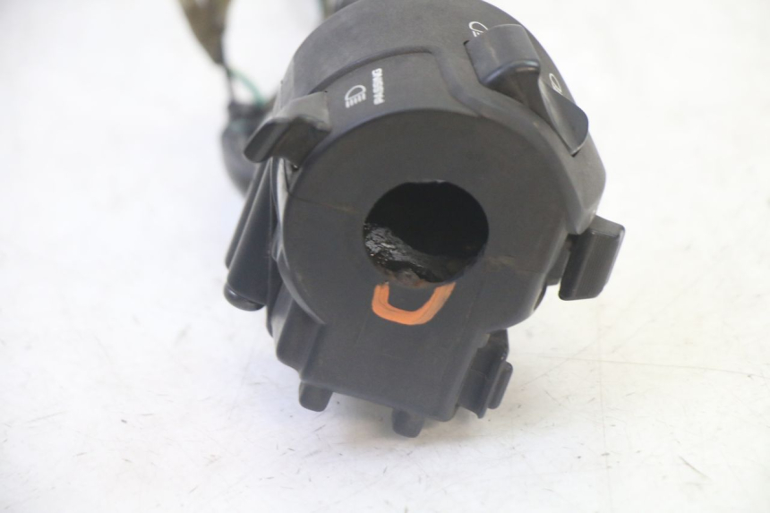 photo de LINKER LENKER HONDA FES S-WING SWING ABS 125 (2007 - 2015) - Technische Nahaufnahme