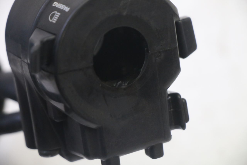 photo de LINKER LENKER HONDA FES S-WING SWING ABS 125 (2007 - 2015) - Details der Befestigungspunkte