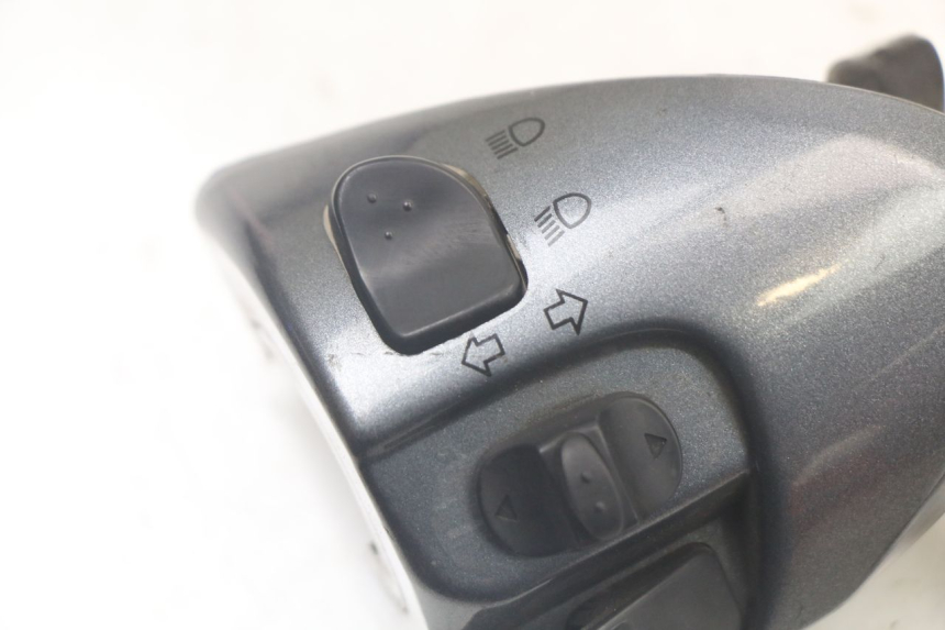 photo de LINKS SCHALTER MBK FLAME X 125 (2007 - 2016) - Zoom auf Gebrauchszustand