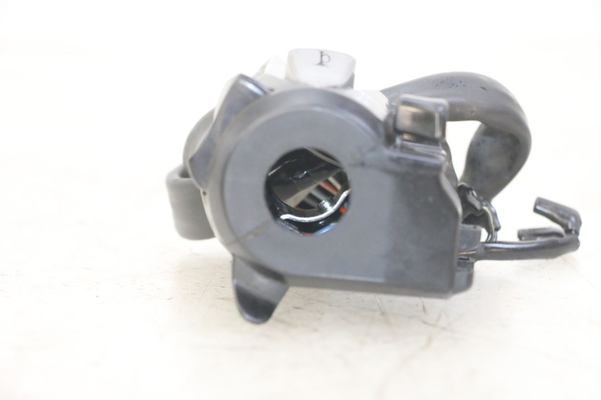 photo de LINKS SCHALTER HONDA FORZA ABS 300 (2013 - 2017) - Zoom auf Gebrauchszustand