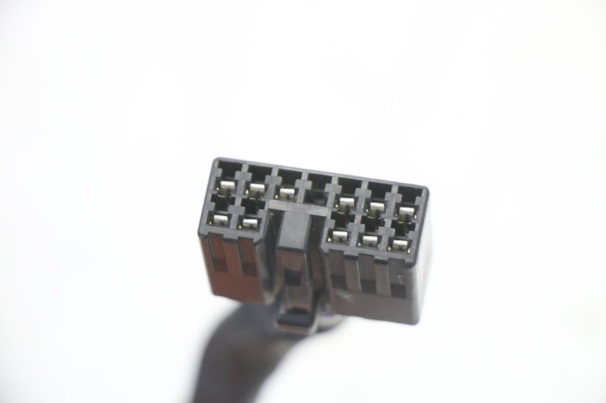 photo de LINKS SCHALTER YAMAHA FZ6 FAZER S2 600 (2007 - 2011) - Details der Befestigungspunkte