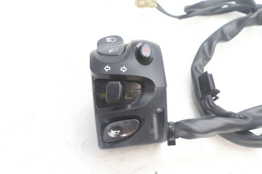 photo de LINKS SCHALTER YAMAHA FZ8 800 (2010 - 2016) - Detailansicht des Bauteils