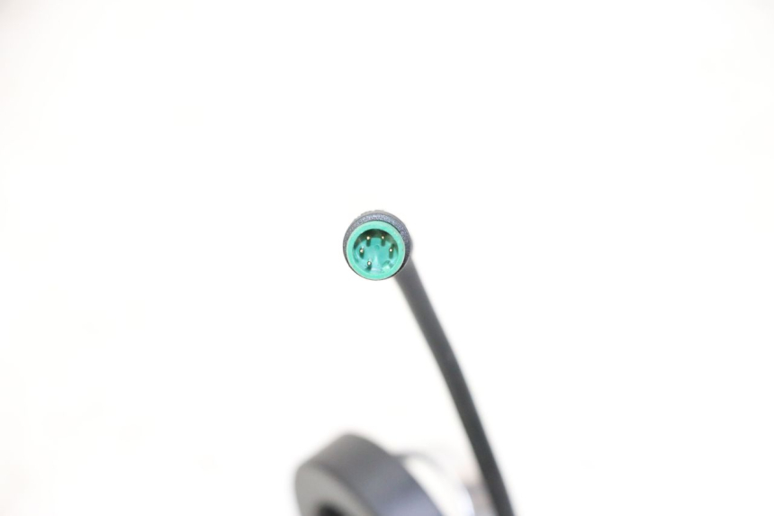 photo de LINKS KOMMUTATOR KUKIRIN G2 MASTER 1 - Technische Nahaufnahme