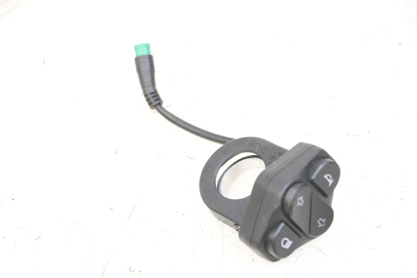 photo de LINKS KOMMUTATOR KUKIRIN G2 MASTER 1 - Gesamtansicht des Produkts