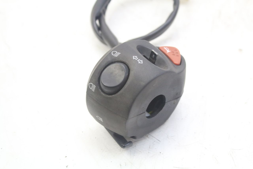 photo de LINKS SCHALTER PEUGEOT GEOPOLIS RS 125 (2007 - 2009) - Technische Nahaufnahme