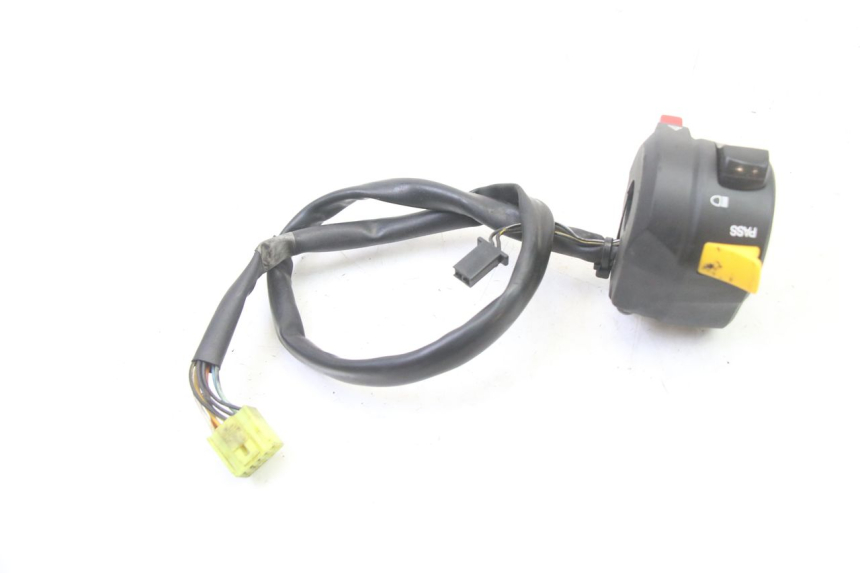 photo de LINKS SCHALTER SUZUKI GSR 750 (2011 - 2017) - Zoom auf Gebrauchszustand