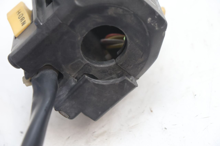 photo de LINKS SCHALTER SUZUKI GSX F GSXF 750 (1988 - 1998) - Details der Befestigungspunkte