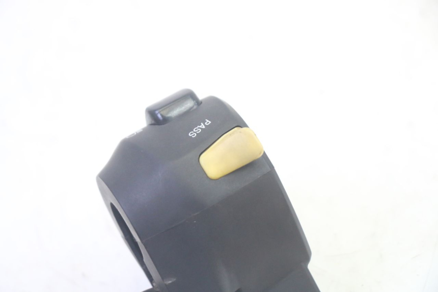 photo de LINKS SCHALTER SYM GTS EVO 125 (2009 - 2013) - Details der Befestigungspunkte