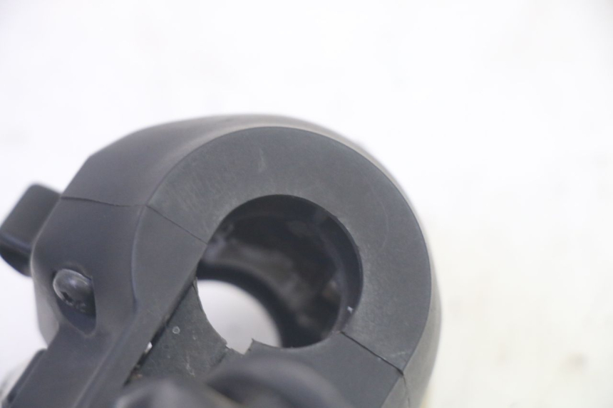 photo de LINKS SCHALTER SYM GTS EVO 125 (2009 - 2013) - Oberflächenzustand und Material